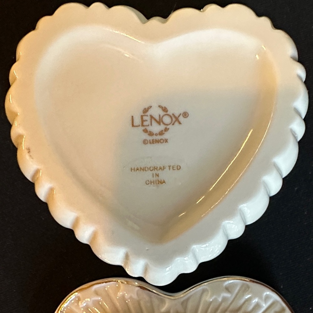 Lenox Ivory Heart-Shaped Porcelain Trinket Box - Picture 3 of 4